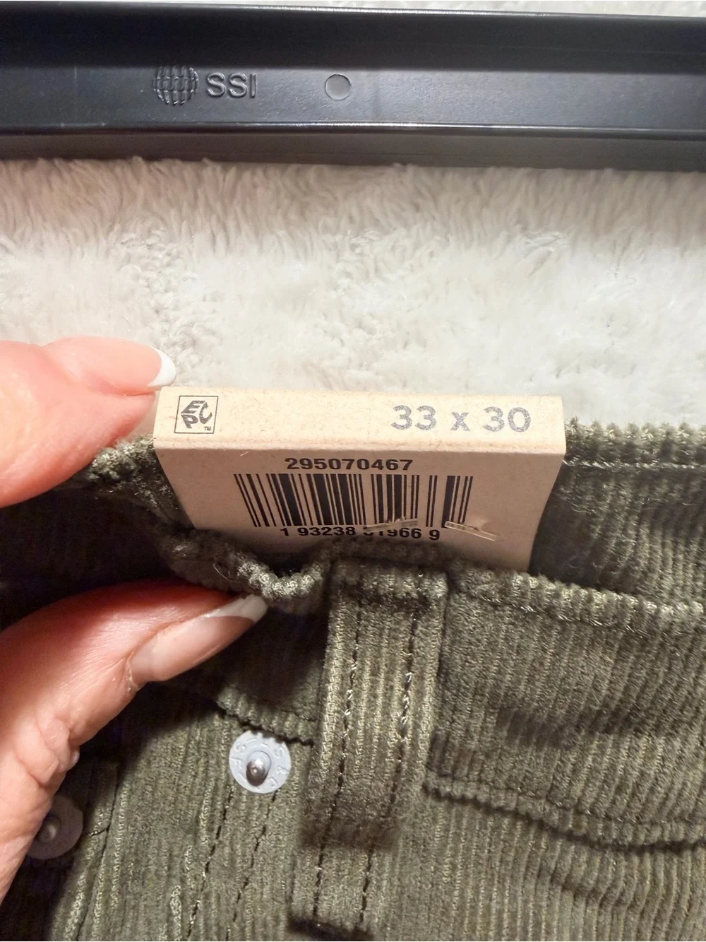 Levi’s 502 Regular Taper Olive Stretch Corduroy Pants 33x30 NWT Men’s